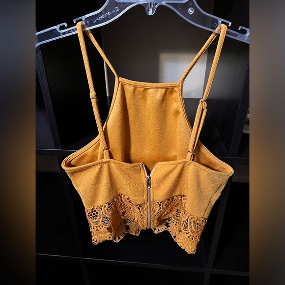Windsor Yellow Lace Crop Top NWOT - Picture 3 of 3